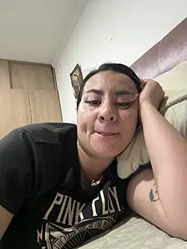 Abril Luv online show from April 2026 02:34:02 AM