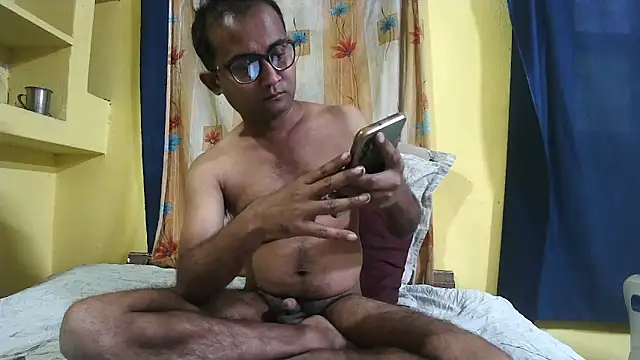 Cute boy2000 online show from December 2024 10:38:02 AM