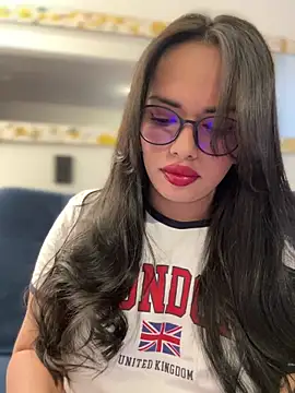 Snapshot of andra_rose chatting on February 2025 11:04:01 PM andra rose online show from February 2025 11:04:01 PM