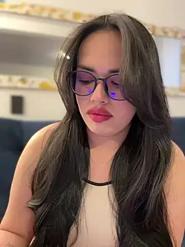 Snapshot of andra_rose chatting on March 2025 11:05:01 PM andra rose online show from March 2025 11:05:01 PM