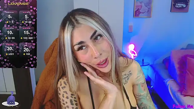 Martina Dash online show from January 2025 10:05:01 PM