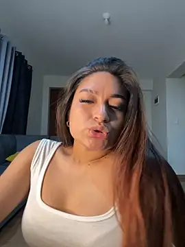 LuceroRm online show from September 2025 05:40:02 AM