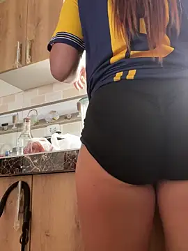 LuceroRm online show from February 2026 06:59:01 PM