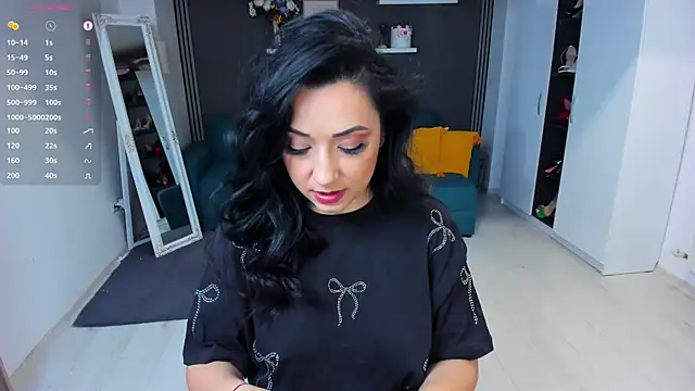 Christall StarXX online show from November 2025 08:43:01 PM