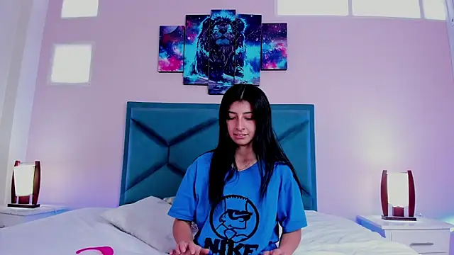 Snapshot of EmmaWilliamss chatting on February 2025 04:44:01 PM EmmaWilliamss online show from February 2025 04:44:01 PM