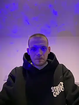 Z1uk online show from July 2026 06:15:01 PM