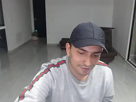 Snapshot of Uncut_Hairy_Dick chatting on October 2025 06:17:01 AM Uncut Hairy Dick online show from October 2025 06:17:01 AM