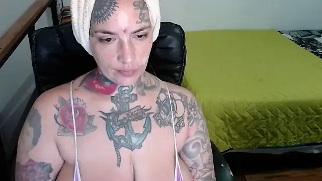 Snapshot of VampGirl1 chatting on January 2025 12:31:01 PM VampGirl1 online show from January 2025 12:31:01 PM