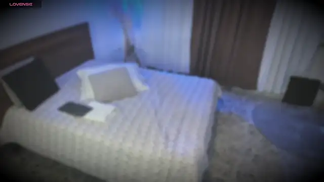 VampGirl1 online show from June 2026 12:15:01 PM
