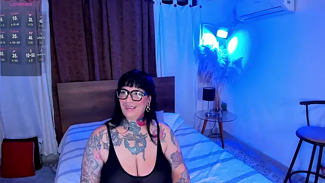 Snapshot of VampGirl1 chatting on July 2026 01:37:02 PM VampGirl1 online show from July 2026 01:37:02 PM