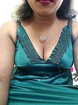 Snapshot of ANGE-MOU chatting on February 2026 04:27:02 AM ANGE-MOU online show from February 2026 04:27:02 AM