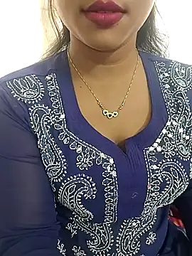 Snapshot of ANGE-MOU chatting on February 2026 03:18:01 AM ANGE-MOU online show from February 2026 03:18:01 AM