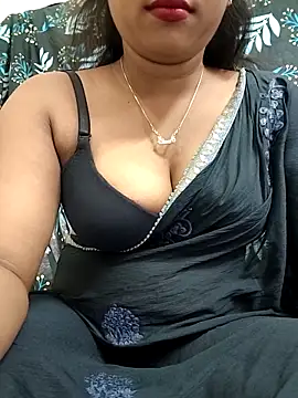 Snapshot of ANGE-MOU chatting on April 2026 03:31:02 AM ANGE-MOU online show from April 2026 03:31:02 AM