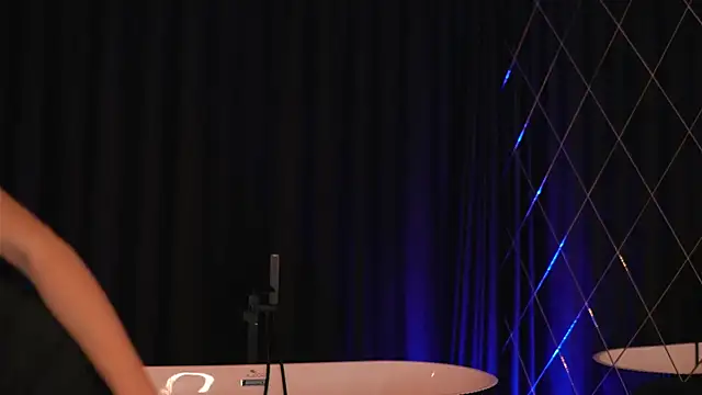 Snapshot of EllenKarter chatting on January 2025 09:24:01 PM EllenKarter online show from January 2025 09:24:01 PM