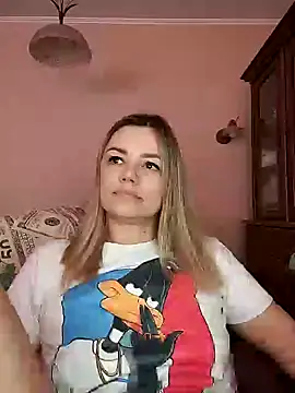 Snapshot of KrissSexi chatting on March 2025 08:07:01 AM KrissSexi online show from March 2025 08:07:01 AM