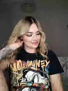 Snapshot of KrissSexi chatting on March 2025 04:21:02 PM KrissSexi online show from March 2025 04:21:02 PM