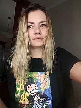 Snapshot of KrissSexi chatting on September 2025 06:19:02 PM KrissSexi online show from September 2025 06:19:02 PM