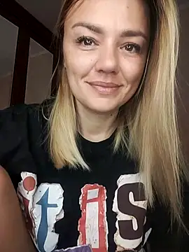 Snapshot of KrissSexi chatting on September 2025 05:07:01 AM KrissSexi online show from September 2025 05:07:01 AM