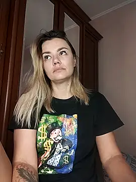 Snapshot of KrissSexi chatting on September 2025 04:36:02 AM KrissSexi online show from September 2025 04:36:02 AM