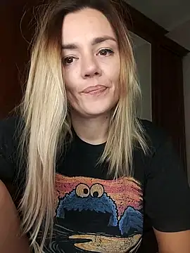 Snapshot of KrissSexi chatting on September 2025 06:20:02 PM KrissSexi online show from September 2025 06:20:02 PM