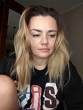 Snapshot of KrissSexi chatting on September 2025 06:43:02 PM KrissSexi online show from September 2025 06:43:02 PM