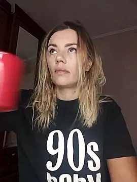 Snapshot of KrissSexi chatting on October 2025 04:12:01 AM KrissSexi online show from October 2025 04:12:01 AM