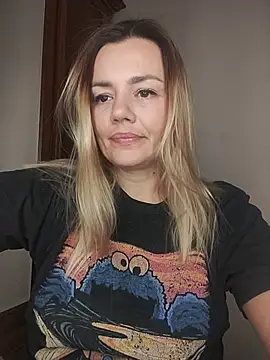 Snapshot of KrissSexi chatting on November 2025 07:05:02 PM KrissSexi online show from November 2025 07:05:02 PM