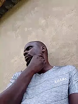 Snapshot of Leebwoy20 chatting on October 2025 11:00:01 AM Leebwoy20 online show from October 2025 11:00:01 AM