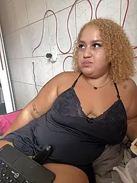 MinaBoss online show from February 2025 04:39:02 PM