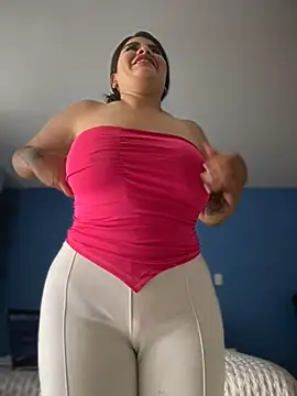 Snapshot of Insane_Issa chatting on February 2025 08:13:02 PM Insane Issa online show from February 2025 08:13:02 PM