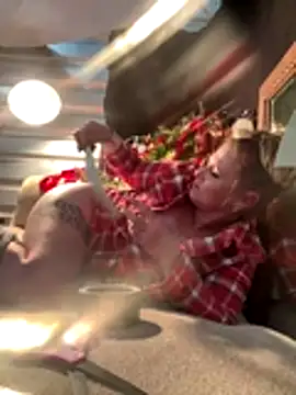 Snapshot of SummerBlueMoon chatting on December 2025 09:41:02 PM SummerBlueMoon online show from December 2025 09:41:02 PM