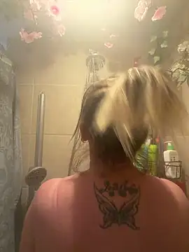 Snapshot of SummerBlueMoon chatting on February 2026 11:45:02 PM SummerBlueMoon online show from February 2026 11:45:02 PM