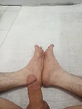 Snapshot of Hardapple01 chatting on March 2025 11:05:01 PM Hardapple01 online show from March 2025 11:05:01 PM