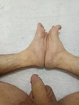 Snapshot of Hardapple01 chatting on October 2025 07:20:02 AM Hardapple01 online show from October 2025 07:20:02 AM