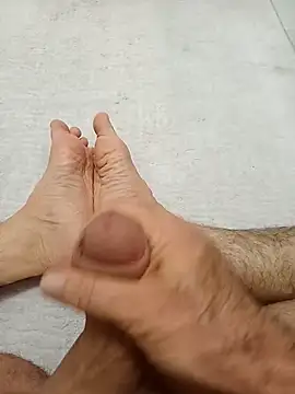 Snapshot of Hardapple01 chatting on October 2025 01:17:01 AM Hardapple01 online show from October 2025 01:17:01 AM