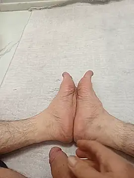 Hardapple01 online show from March 2026 03:49:02 PM