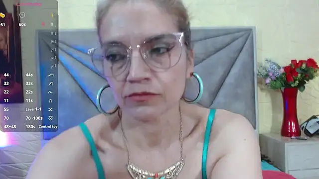 Esmeralda oikos online show from November 2025 04:00:02 AM