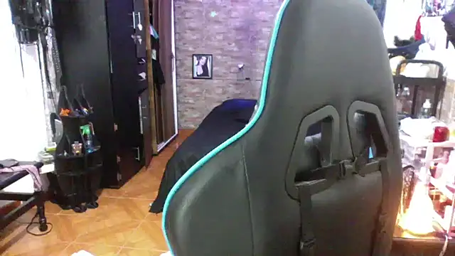 AngelaQueen  online show from December 2025 04:16:01 PM