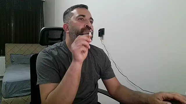 Snapshot of tgltplsr chatting on November 2025 10:10:02 PM tgltplsr online show from November 2025 10:10:02 PM