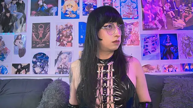 snowblack  online show from November 2025 01:55:01 PM