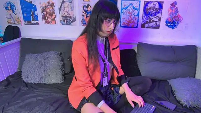 Snapshot of snowblack_ chatting on June 2026 04:44:01 PM snowblack online show from June 2026 04:44:01 PM