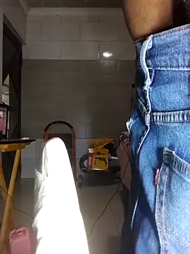 Snapshot of Stormward chatting on November 2025 12:49:01 PM Stormward online show from November 2025 12:49:01 PM