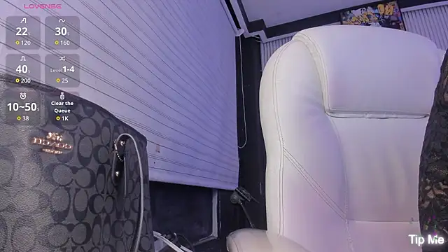 Snapshot of LunaBaker-1 chatting on March 2026 05:23:01 AM LunaBaker-1 online show from March 2026 05:23:01 AM