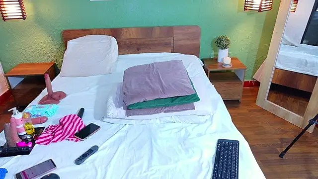 dannaahbrown online show from December 2025 12:55:02 PM