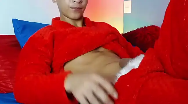 Snapshot of liuscast22 chatting on December 2024 12:48:02 AM liuscast22 online show from December 2024 12:48:02 AM