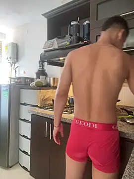 Snapshot of liuscast22 chatting on February 2025 07:27:01 PM liuscast22 online show from February 2025 07:27:01 PM