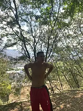 Snapshot of liuscast22 chatting on March 2025 05:33:02 PM liuscast22 online show from March 2025 05:33:02 PM