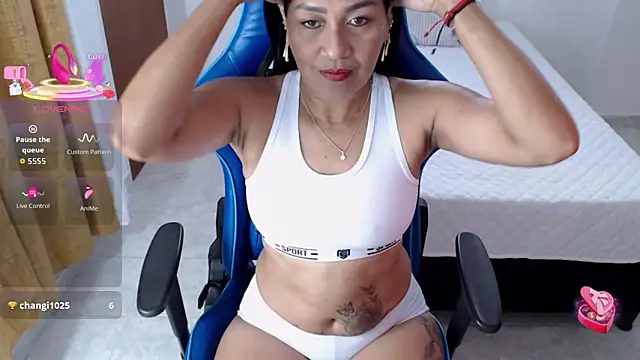Snapshot of Dayanna_11 chatting on May 2026 08:58:02 PM Dayanna 11 online show from May 2026 08:58:02 PM