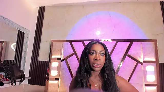 Athenea Mills online show from February 2026 06:44:01 PM