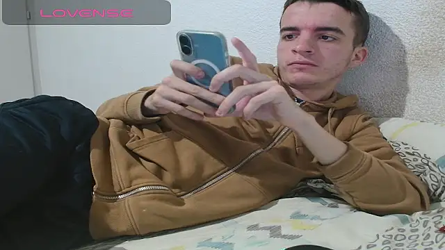 Tombgy07 online show from November 2025 08:30:02 PM